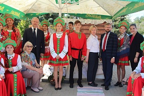 Российские дипломаты приняли участие в XXI Республиканском этнокультурном фестивале в Тараклии